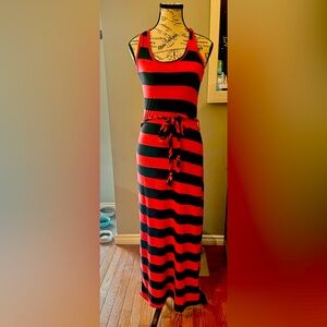 “Magazine” maxi dress